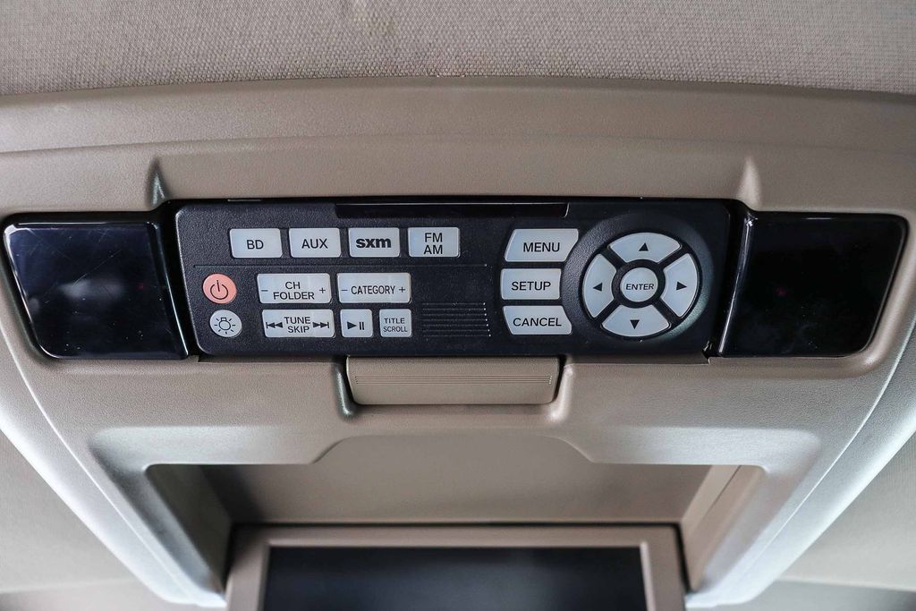 Thumbnail: 2017 Honda Pilot - 26