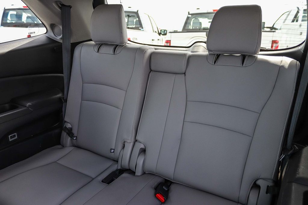 Thumbnail: 2018 Honda Pilot - 23