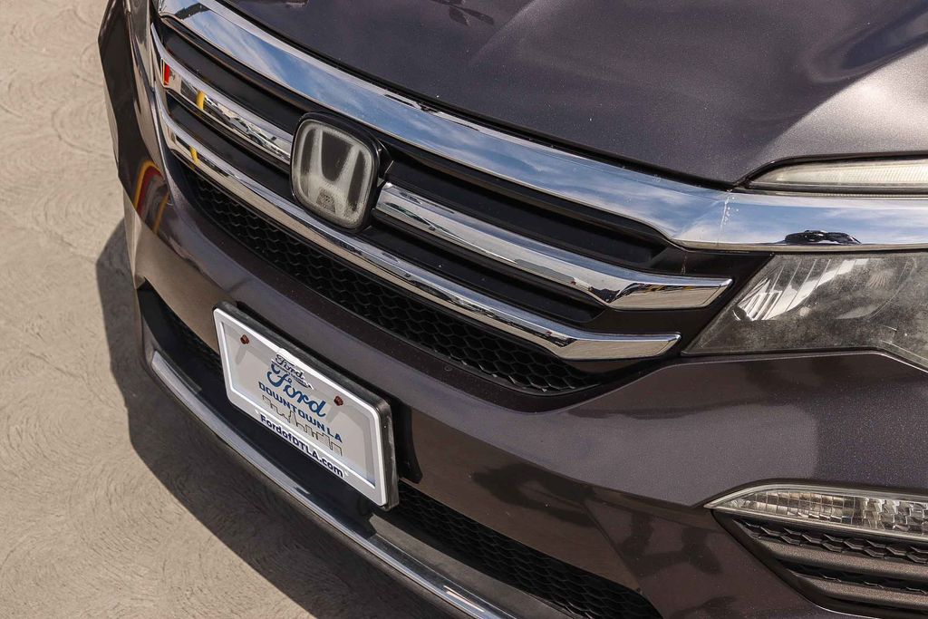 Thumbnail: 2018 Honda Pilot - 6