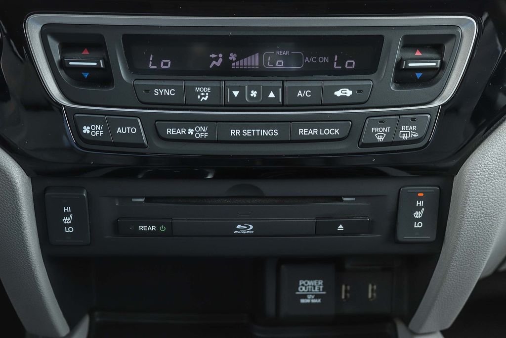 Thumbnail: 2018 Honda Pilot - 22