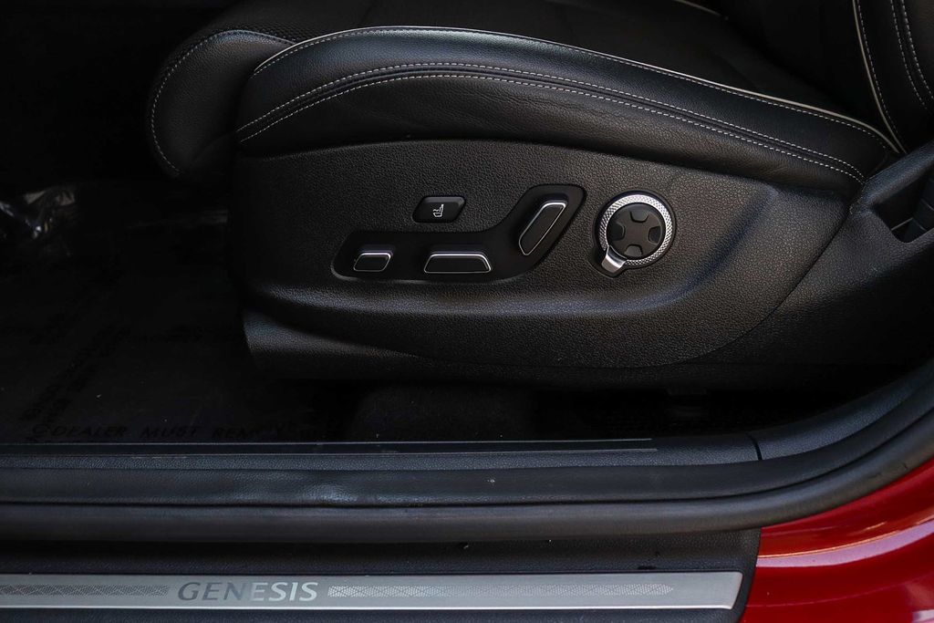 Thumbnail: 2024 Genesis GV70 - 24