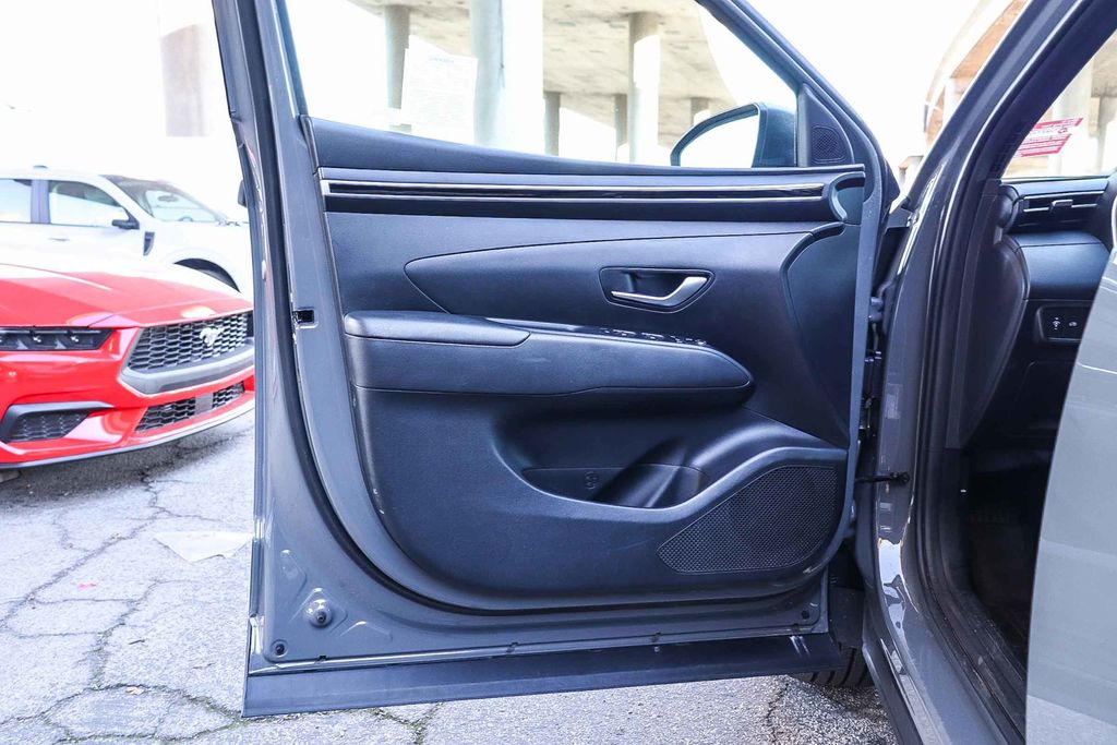 Thumbnail: 2023 Hyundai Santa Cruz - 23