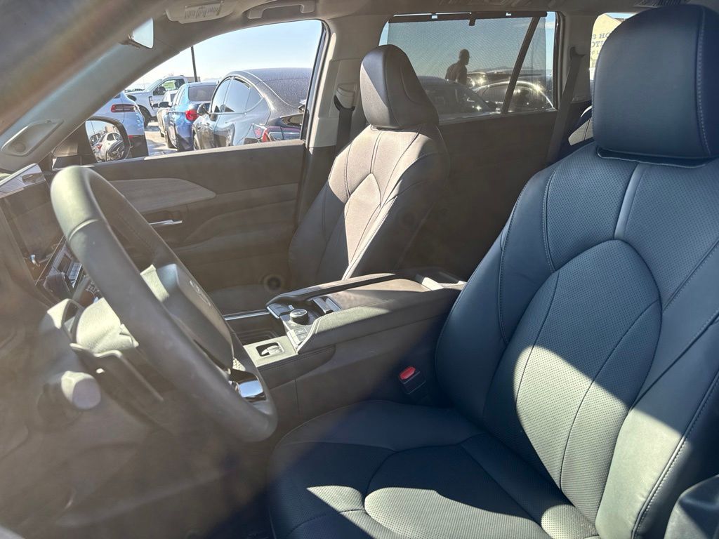Thumbnail: 2026 Toyota Grand Highlander - 7