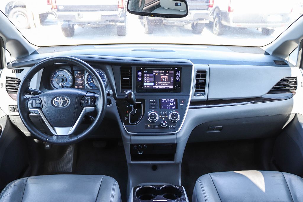 Thumbnail: 2015 Toyota Sienna - 2