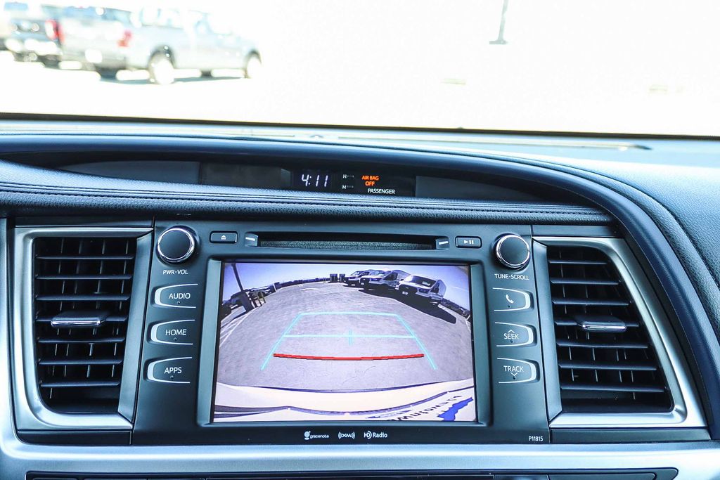 Thumbnail: 2019 Toyota Highlander - 27