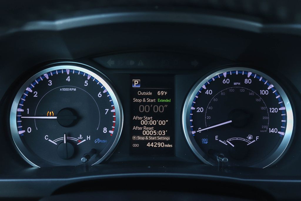 Thumbnail: 2019 Toyota Highlander - 14