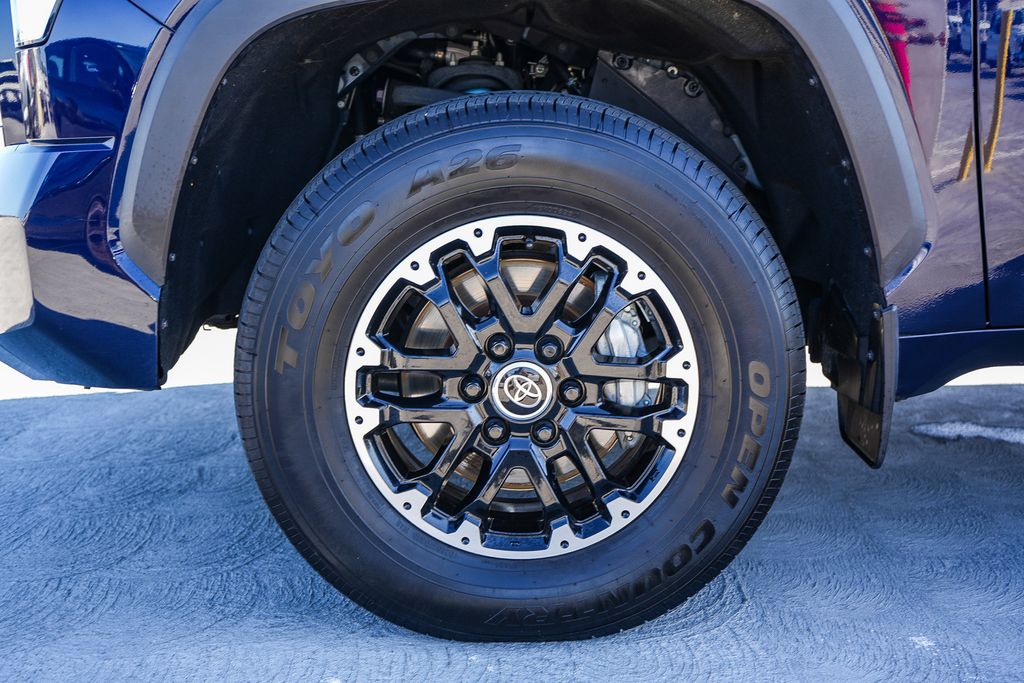Thumbnail: 2022 Toyota Tundra - 21