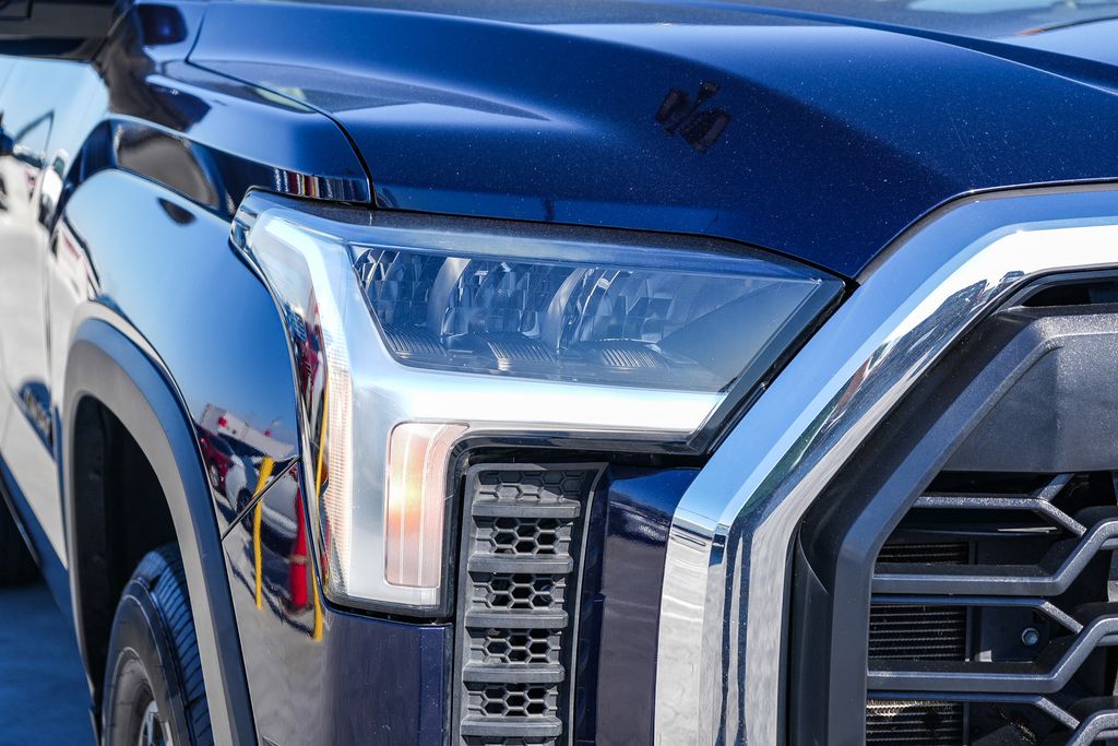 Thumbnail: 2022 Toyota Tundra - 17
