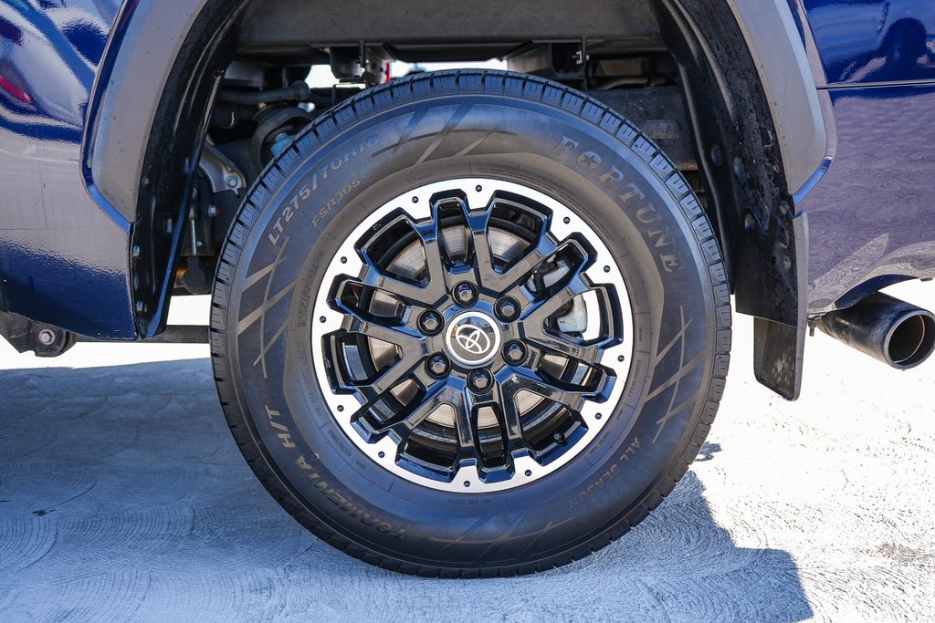 Thumbnail: 2022 Toyota Tundra - 6