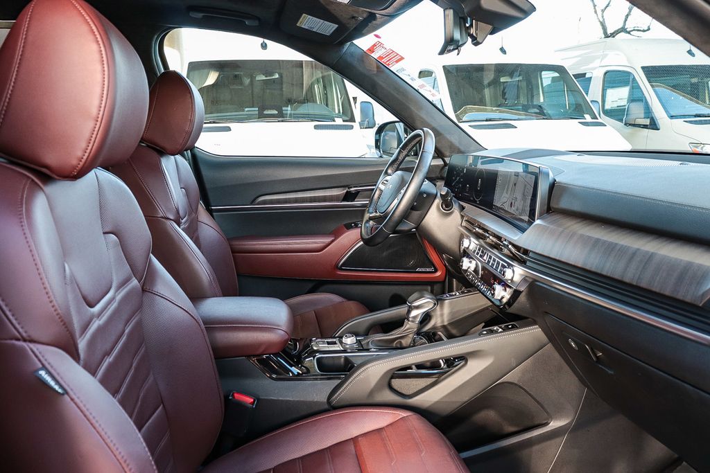 Thumbnail: 2023 Kia Telluride - 10