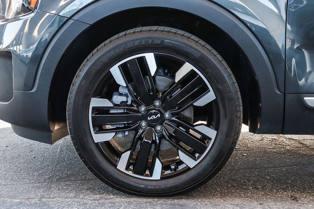 Thumbnail: 2023 Kia Telluride - 23