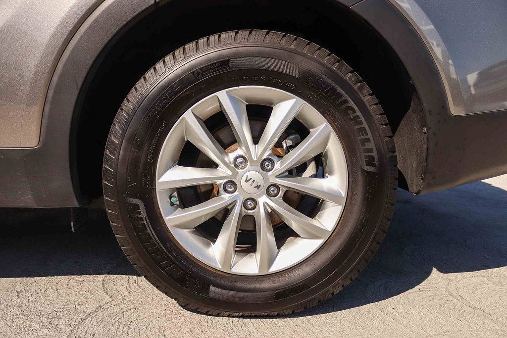 Thumbnail: 2016 Kia Sorento - 7