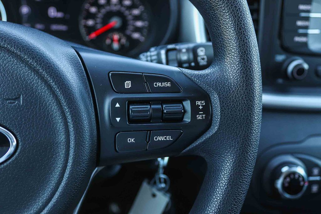 Thumbnail: 2016 Kia Sorento - 26