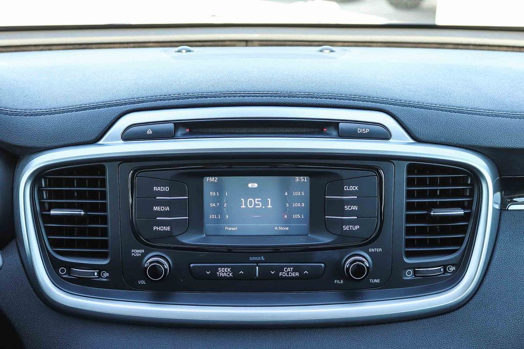 Thumbnail: 2016 Kia Sorento - 13