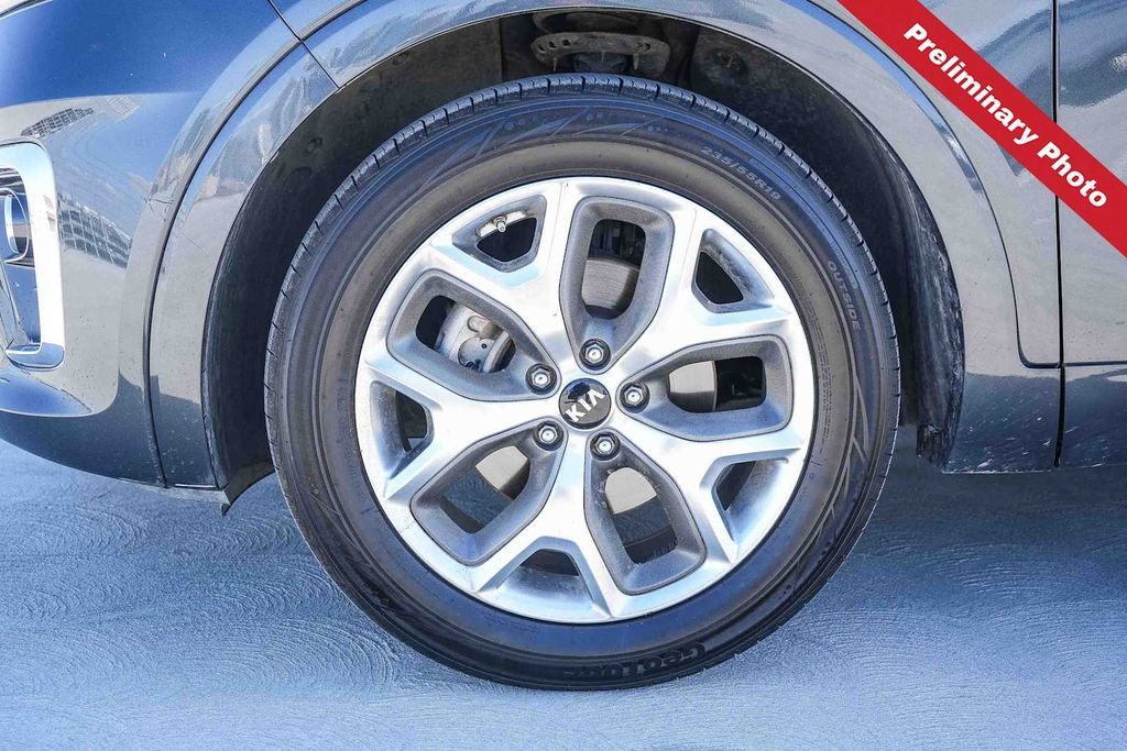 Thumbnail: 2020 Kia Sorento - 17