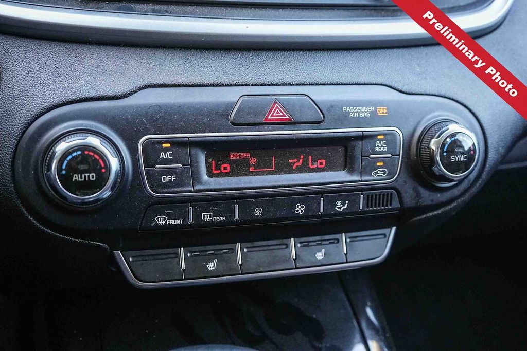 Thumbnail: 2020 Kia Sorento - 20