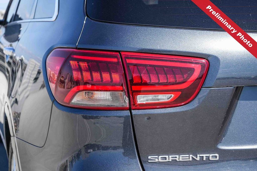 Thumbnail: 2020 Kia Sorento - 16