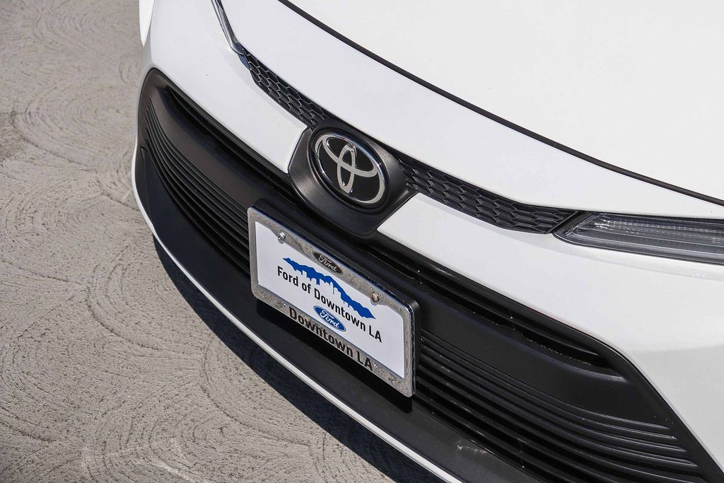 Thumbnail: 2025 Toyota Corolla - 5