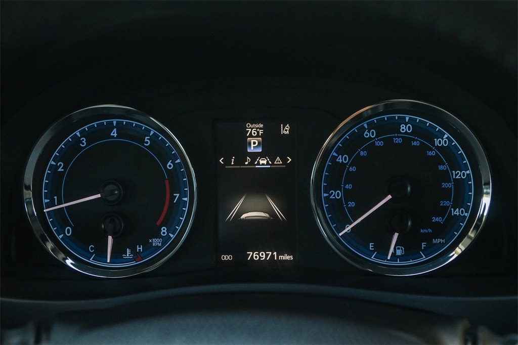 Thumbnail: 2018 Toyota Corolla - 16