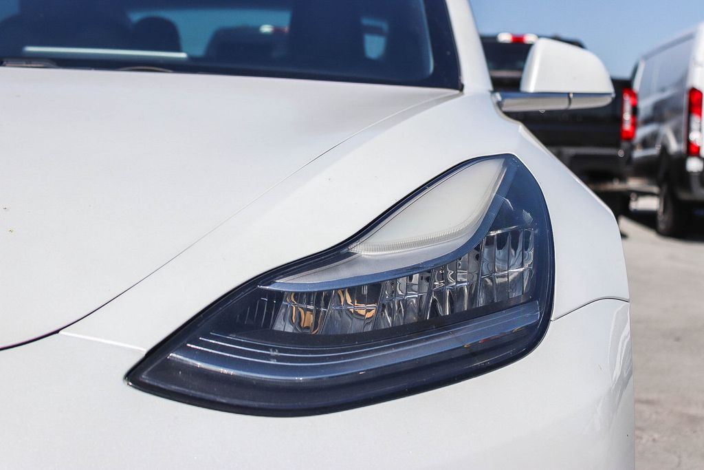 Thumbnail: 2020 Tesla Model 3 - 15