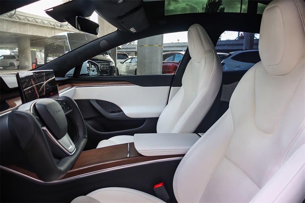 Thumbnail: 2022 Tesla Model S - 10