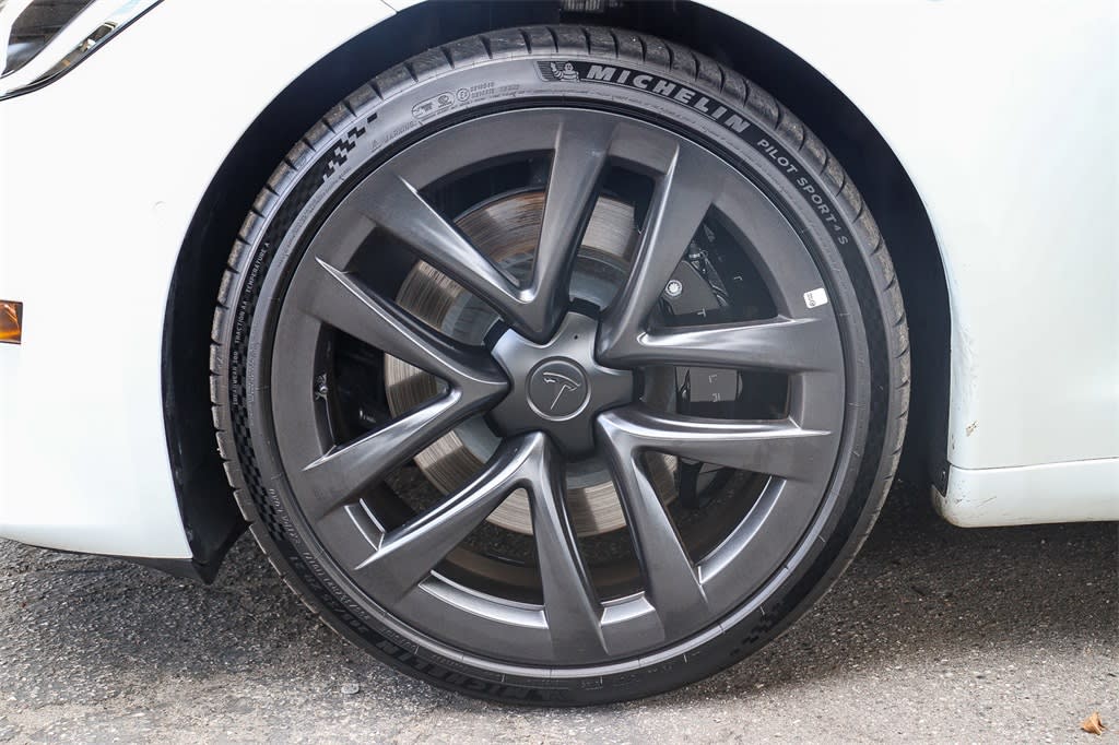 Thumbnail: 2022 Tesla Model S - 19