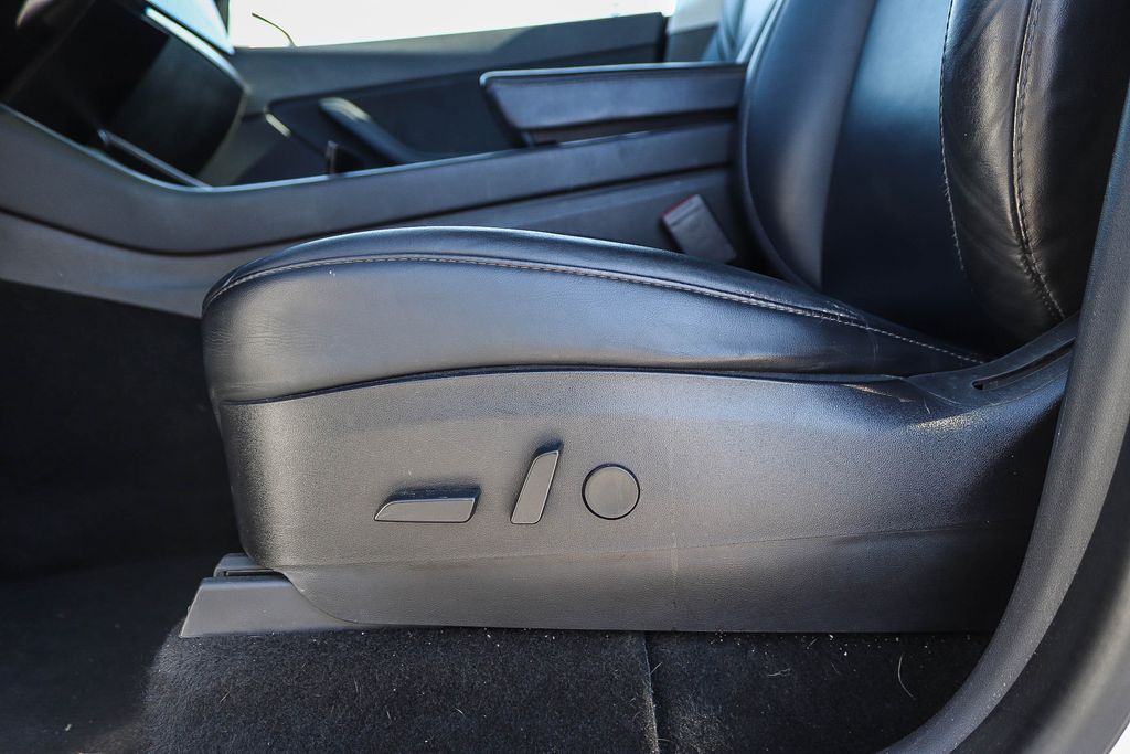Thumbnail: 2020 Tesla Model Y - 19