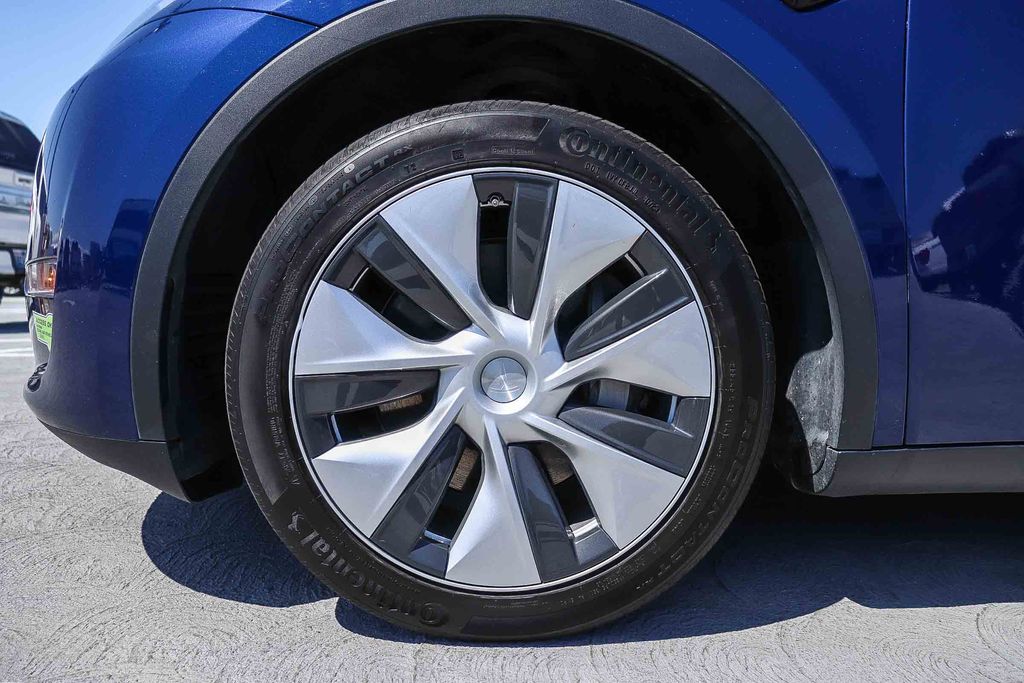 Thumbnail: 2023 Tesla Model Y - 19