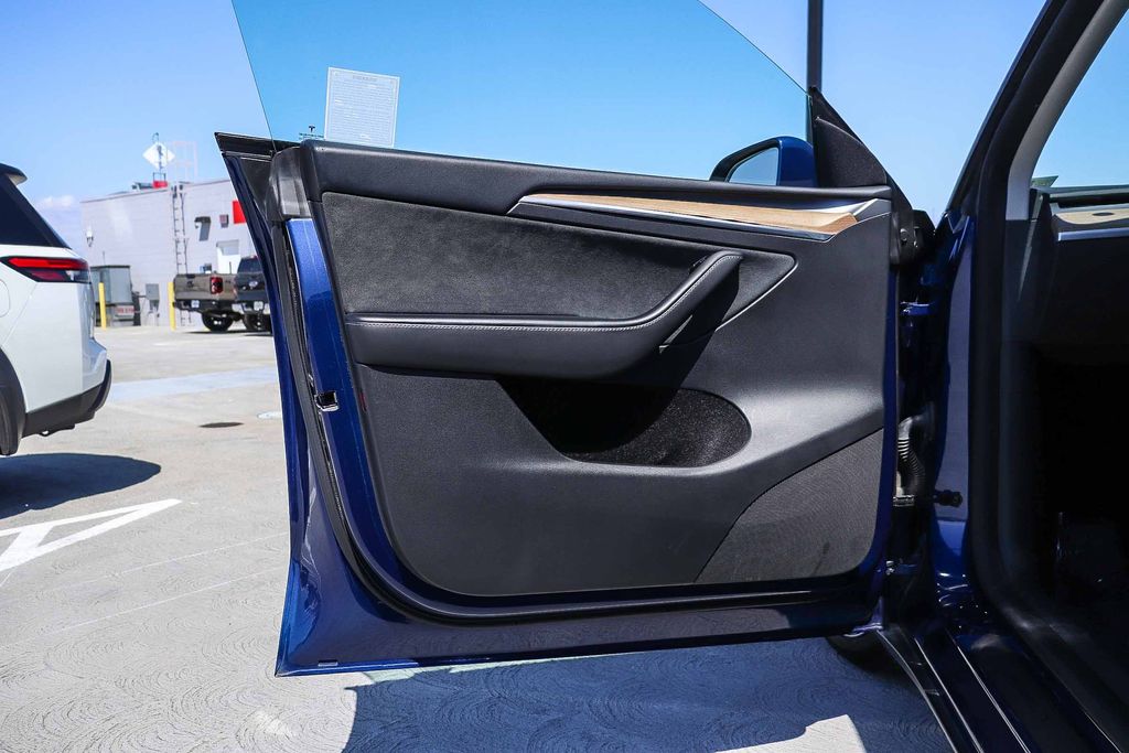 Thumbnail: 2023 Tesla Model Y - 24