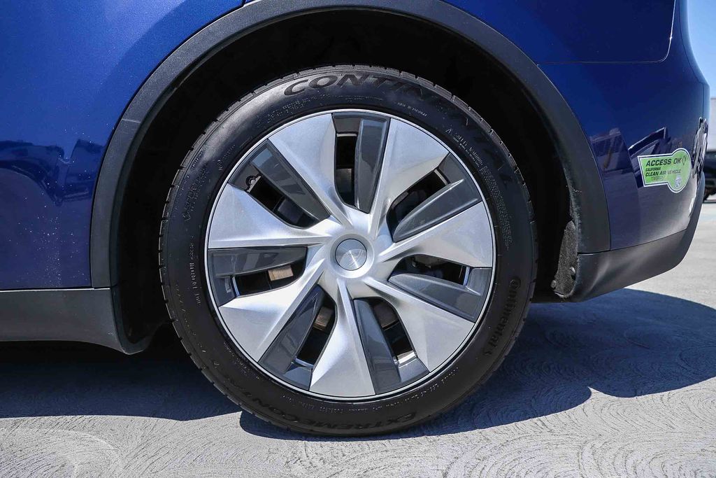 Thumbnail: 2023 Tesla Model Y - 7