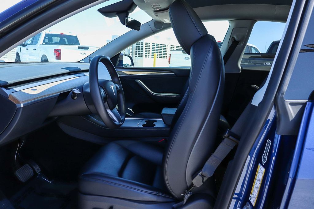Thumbnail: 2023 Tesla Model Y - 10