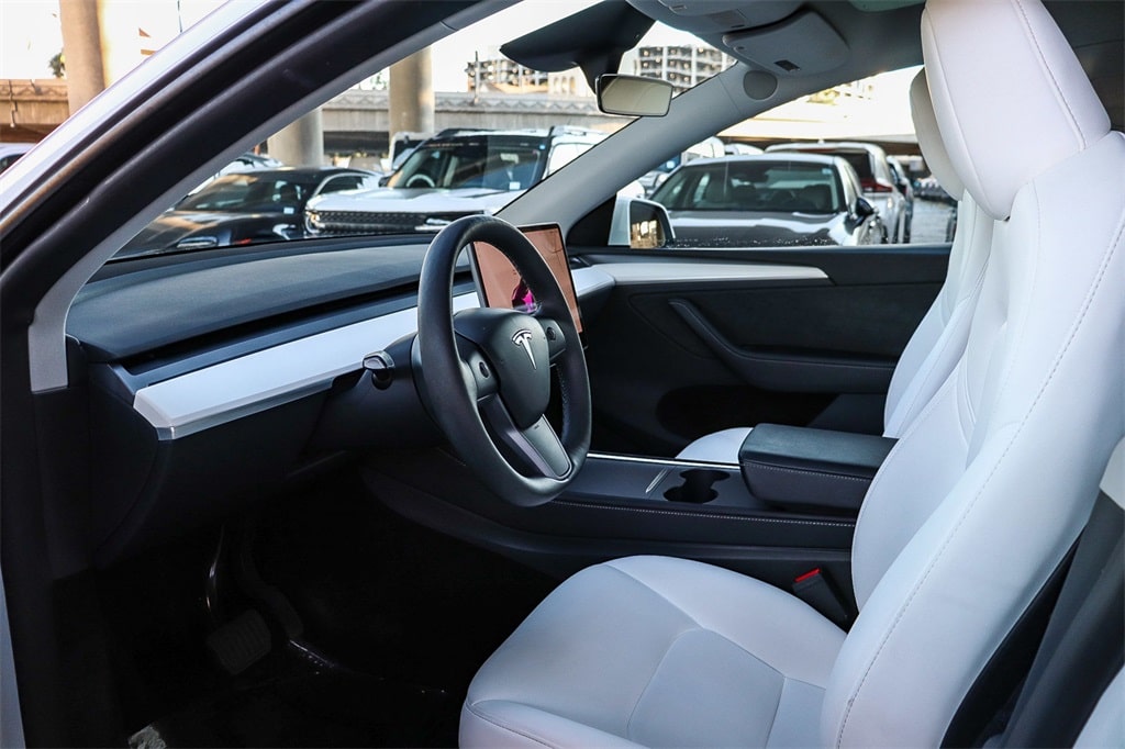 Thumbnail: 2023 Tesla Model Y - 12