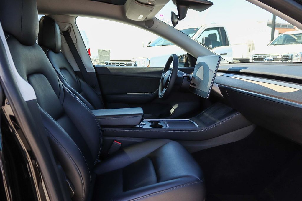 Thumbnail: 2022 Tesla Model Y - 9