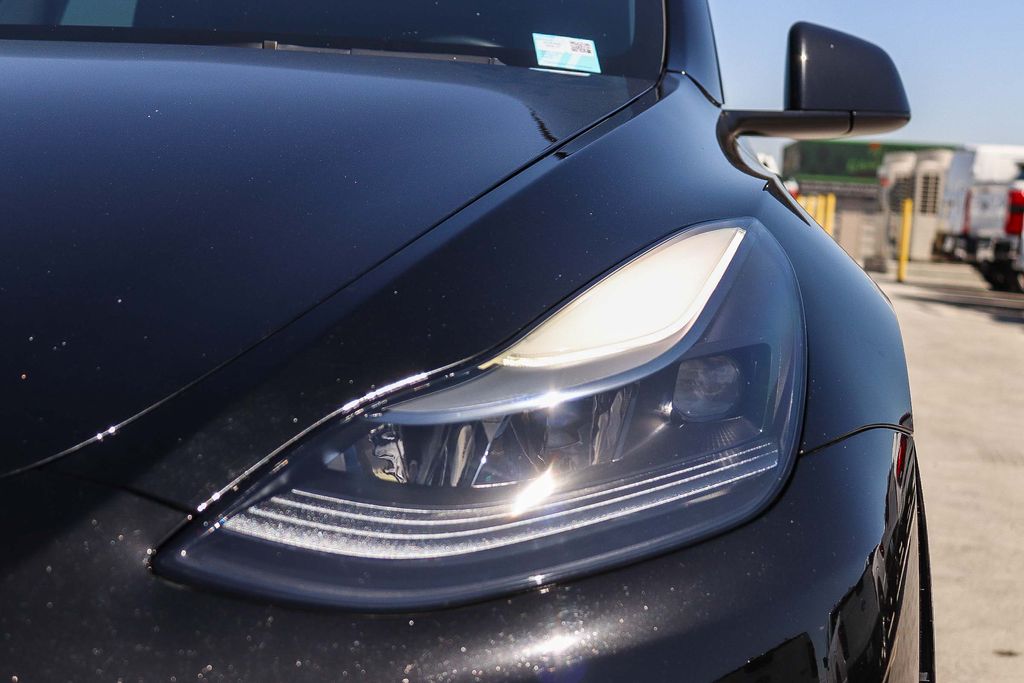 Thumbnail: 2022 Tesla Model Y - 16