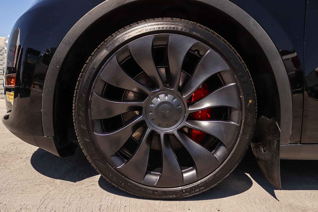 Thumbnail: 2022 Tesla Model Y - 18