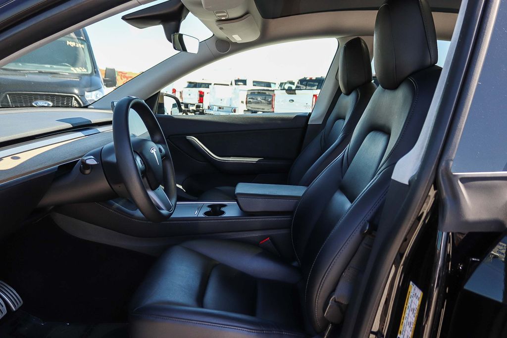 Thumbnail: 2022 Tesla Model Y - 10