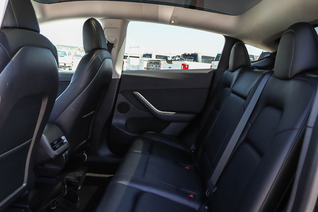 Thumbnail: 2022 Tesla Model Y - 11