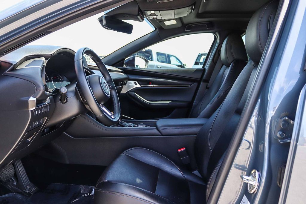 Thumbnail: 2021 Mazda Mazda3 - 11