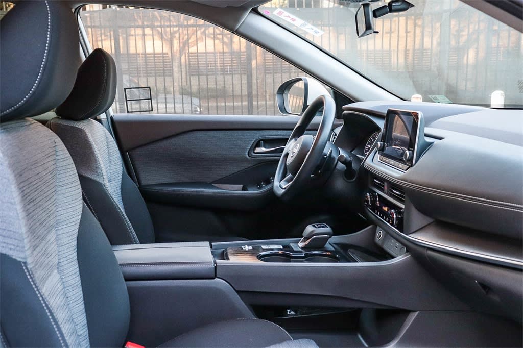 Thumbnail: 2023 Nissan Rogue - 9