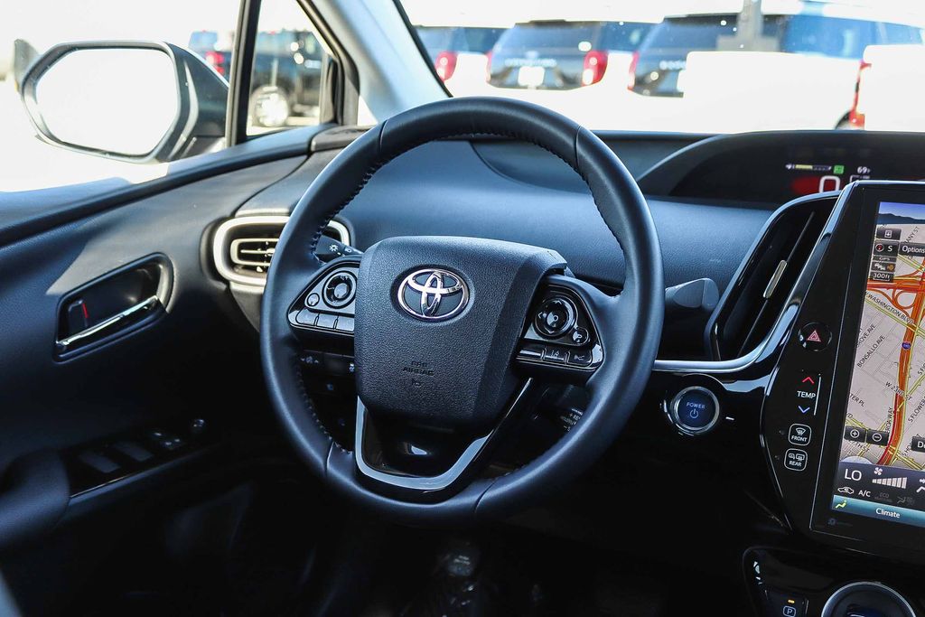 Thumbnail: 2022 Toyota Prius Prime - 9