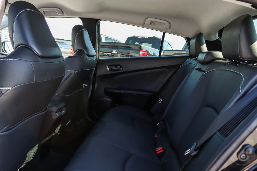 Thumbnail: 2022 Toyota Prius Prime - 12