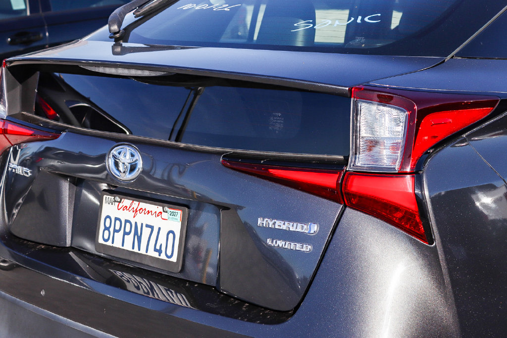 Thumbnail: 2020 Toyota Prius - 18