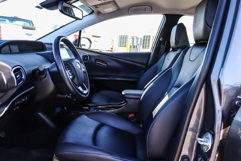 Thumbnail: 2020 Toyota Prius - 10