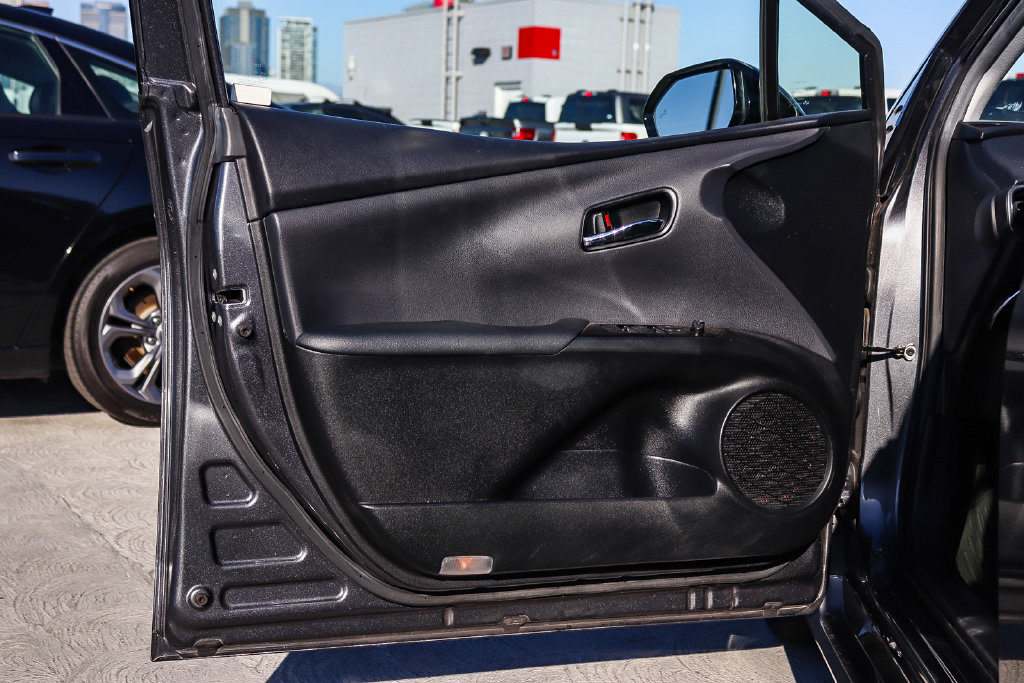 Thumbnail: 2020 Toyota Prius - 21