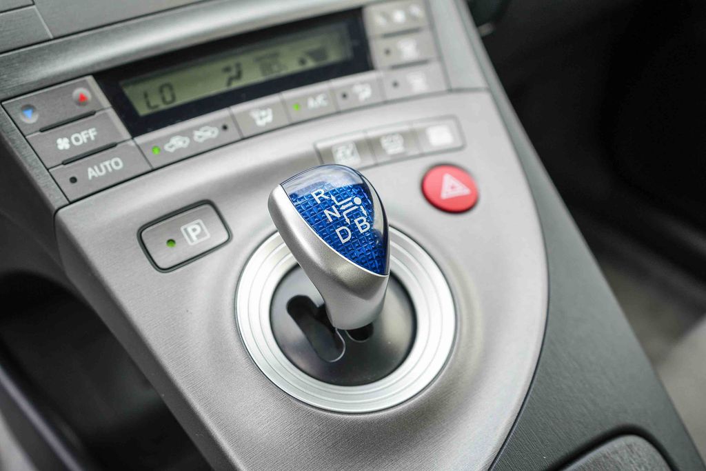 Thumbnail: 2015 Toyota Prius - 15