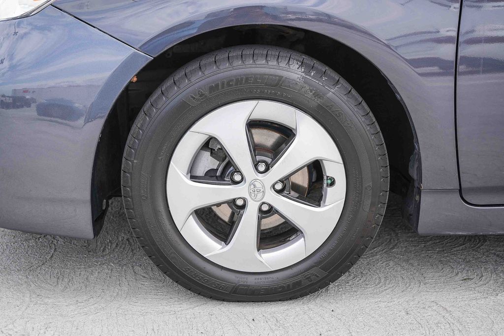 Thumbnail: 2015 Toyota Prius - 22