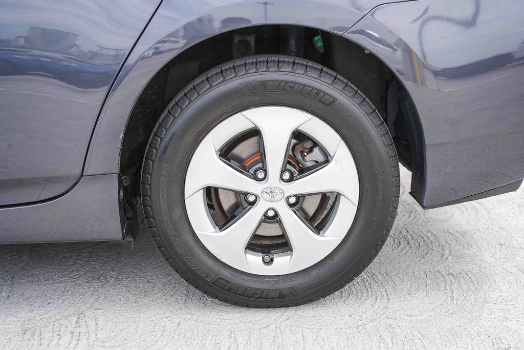 Thumbnail: 2015 Toyota Prius - 7