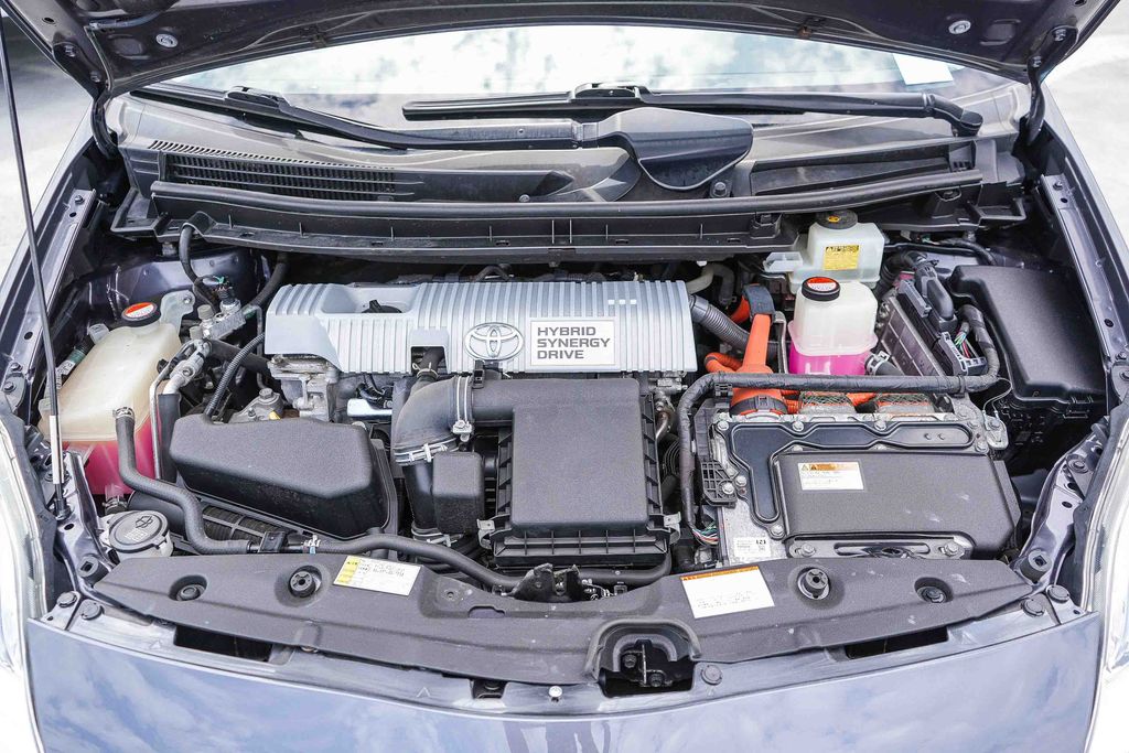 Thumbnail: 2015 Toyota Prius - 8