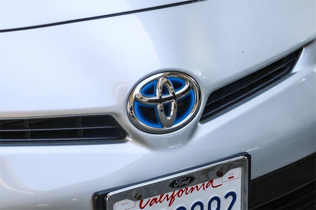 2012 Toyota Prius Three 6