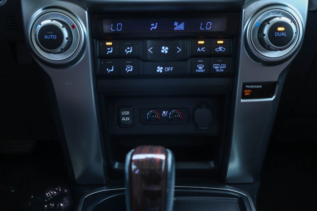 Thumbnail: 2018 Toyota 4Runner - 22